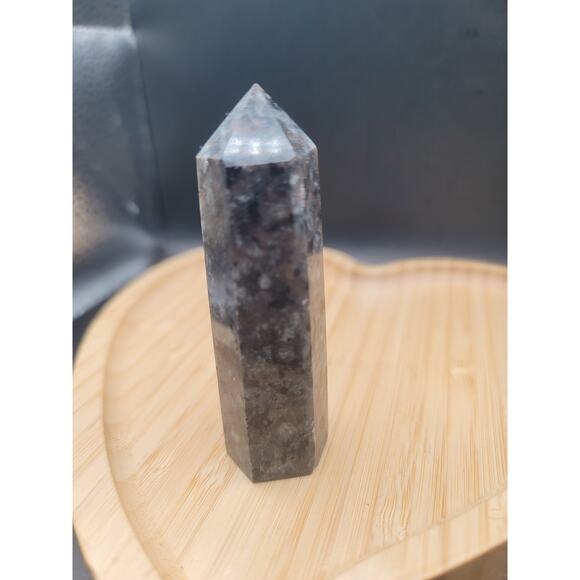 Yooperlite Crystal Tower, 92G, UV Reactive - Picture 2 of 4